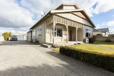 Image de 2 Storey Villa, Games room, Ski storage