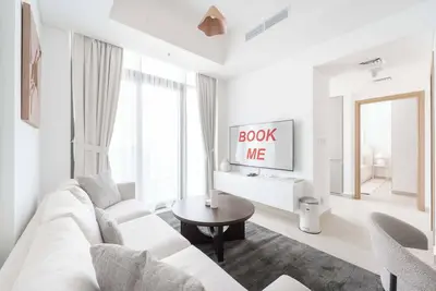 Image de Al Jaddaf sleeps 4 with Swimming Pool and Gym!