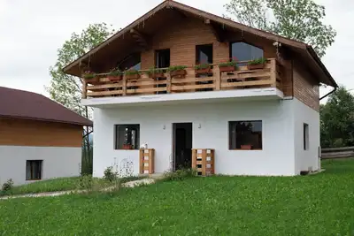 Image de 2-Bedroom Chalet Near Dracula’s Castle – Your Cozy Escape