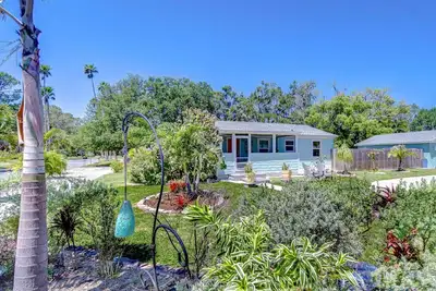 Image de Citrus Haven 2/1 in Dunedin Close to Dt w backyard