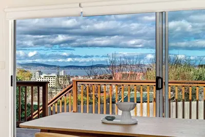 Image de Nielsen Cottage Serene River Views near Hobart Cbd