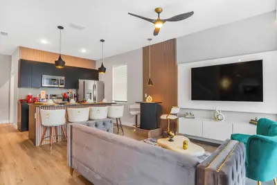 Image de 3 Bedrooms Near to Disney at The Hub