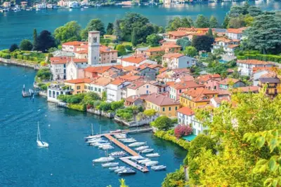 Image de Modern Elegance with Stunning Mountain & Partial Lake Views