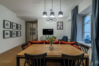 Image de Domillion new modern 2bdr. City Hall apt. D1117b