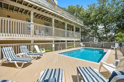 5br sound-front Dog Friendly | Pool | Hot Tub