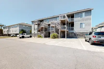 Coastal 2br 2nd-Floor | Balcony