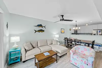 2br ocean-side condo with balcony & beach access