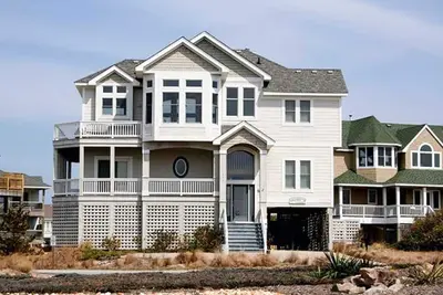 Dog-friendly, oceanside, pool, hot tub