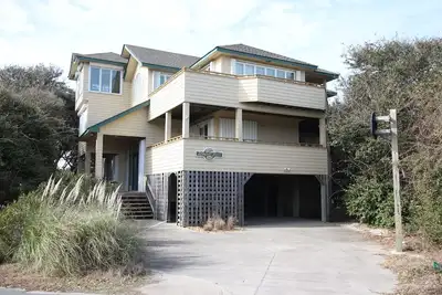 5br | Pool | Hot Tub | Balcony | Game Room