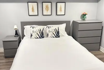 Image de Soft landing spot | Relaxed basement hideout