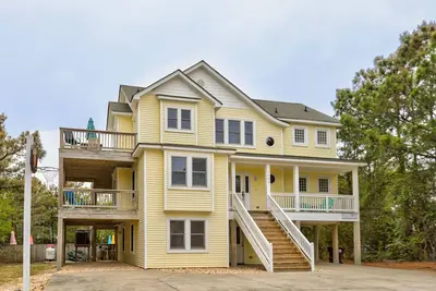 Dreamy 7br | Private Pool | Hot Tub | Fireplace