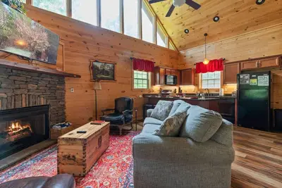 Image de Along The Right Path Cabin