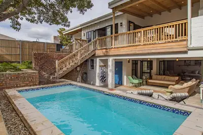 Image de Poplar House | Comfort and style | Pool