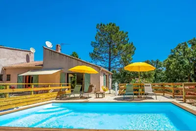 Image de Villa 3 chambres piscine privée au cœur du maquis sur terrain de 3500 m²