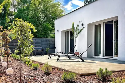 Image de Modern Villa & Private Garden - Fully Renovated 2025 🏡