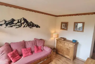 Image de À 10m des pistes de ski, vue pistes de ski, balcon, télévision, casier à ski, 25m², La Plagne