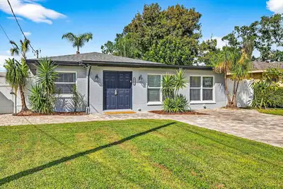 Image de Home 3br 2ba in Tampa-Saltwater Heated Pool-5min airport-5min Raymond James Stad