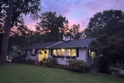 Image de Cozy home on a quiet street