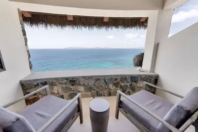 Image de Top‑Level Sunrise View Suite in Bvi