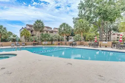Image de < 1/2 Mi to the Sand! Myrtle Beach Family Condo