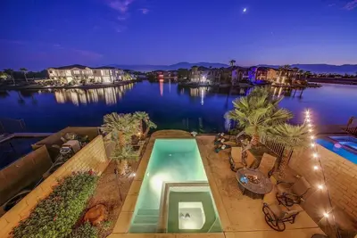 Image de Como Lake Villa: Pool, Spa, Lake view!