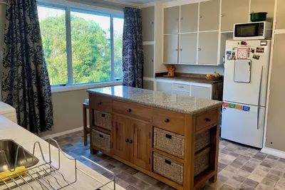 Image de Kick back on Kapiti! Your home away from home, just steps from the beach.