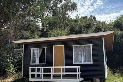 Image de “Descanso en el sur: Cabañita Chilota en Chiloé”