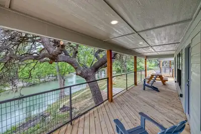 Image de River’s Edge Cabin #3 at Oasis Resort