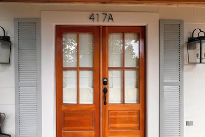 Tranquil Riverfront townhome with Ac in charming Columbus