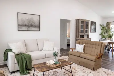 Image de Sleeps 6, brand new, great location