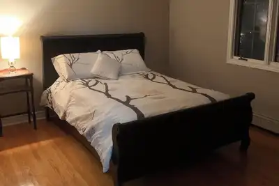 Image de University of Guelph-2km \nDetached home on a private cul de sac, 2500 sq ft.