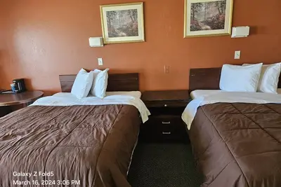 Image de 330 per week Room with fridge and microwave restaurant grocery shop bar Near by