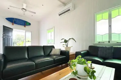 Image de Classic City Queenslander  - Walk to Esplanade