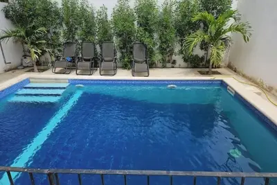 Image de 75m² tout confort+ piscine. A 10 min de la plage