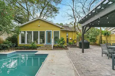 Image de Pool House Oasis - Home for 6