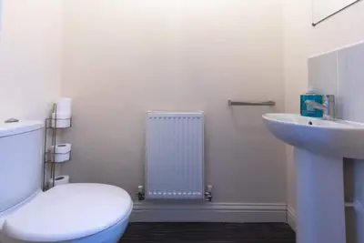 Image de Fast Wi-Fi, Parking Available, Special Discount & Contractors in Coventry