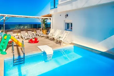 Image de Thalassa Beachfront Villa with private pool