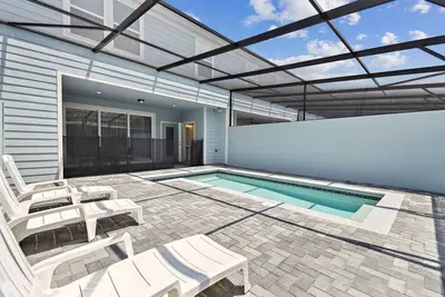 Image de 16077 Five-Bedroom Home with Private Pool at Windsor Cay