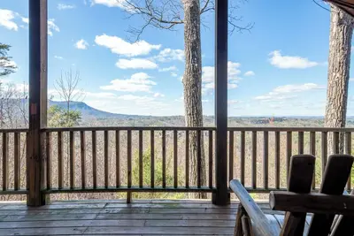 Image de Intimate Cabin w/ Hot Tub & Mountain Views