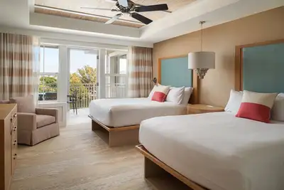 Image de Two-Bedroom Modern Island Villa with Gourmet Kitchen, Balcony and Pool