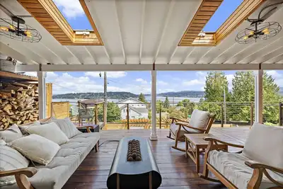 Image de 3br 2. 5ba Lakeview Retreat- Outdoor Living Spaces, Putting Green, Chef`s Kitchen