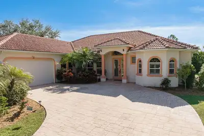 Image de Kick back and relax at this island oasis located on charming Pine Island Florida