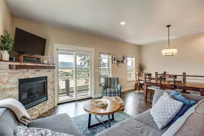 Image de Home w/ Hot Tub & Views - Free Bus to Winter Park