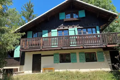 Image de Chalet authentique avec vue sur les montagnes