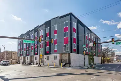 Image de 2 Parking Spots / Sleep 14 / King Bed / Pool Table