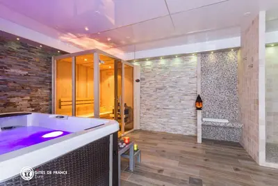 Image de Grand gîte (12 personnes et +) avec Spa et Piscine proche Honfleur Normandie