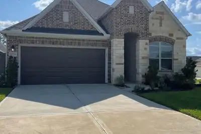 Image de Open-Plan 3br w/ Office, Patio & Lake Fun