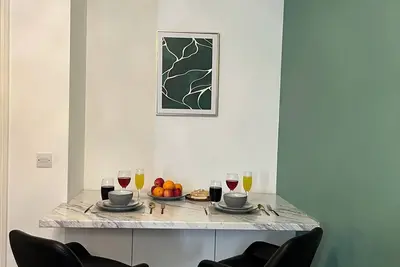 Image de Luxury Swindon Centre Apartment 3 min to train station