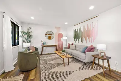 Image de \"That-Place! \" Brand new remodel. 3 queen bedrooms, 2 full baths, 2 living rooms.