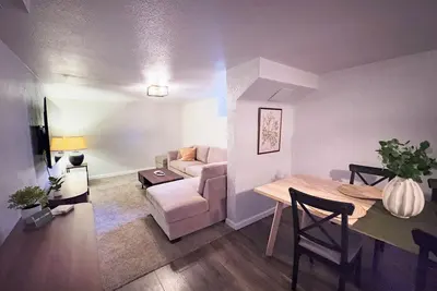 Image de The Juniper at Clay House - Charming 1br Apt in the Heart of Denver